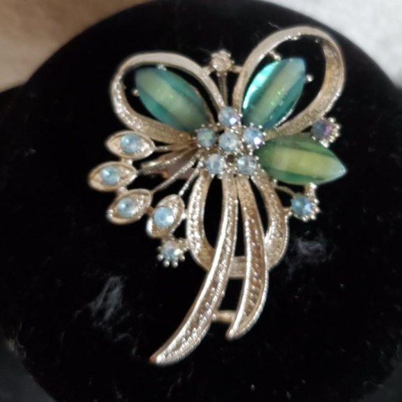 Vintage Geen and Blue Rhinestone in Silver tone setting Bow - Picture 4 of 4